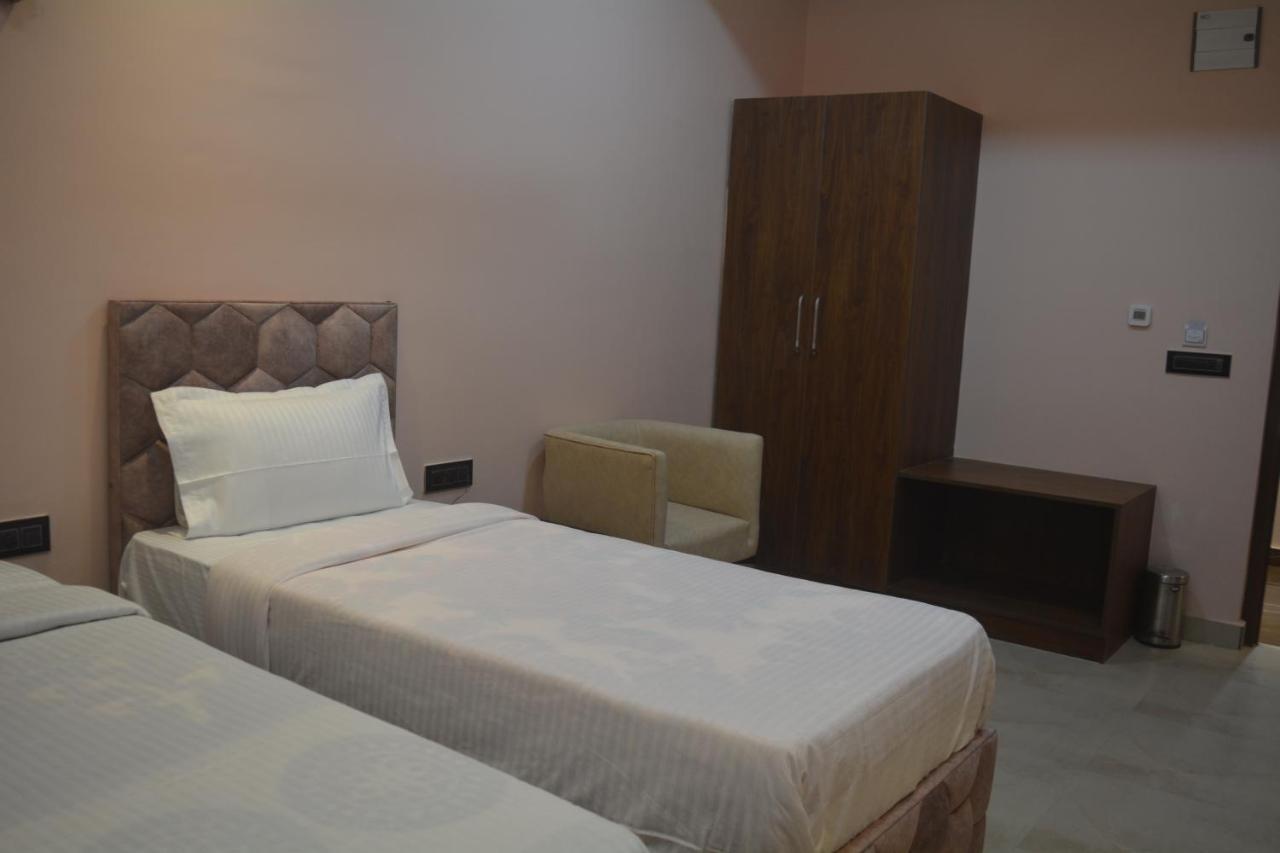 Maharaja Hotel & Banquet Darbhanga Extérieur photo