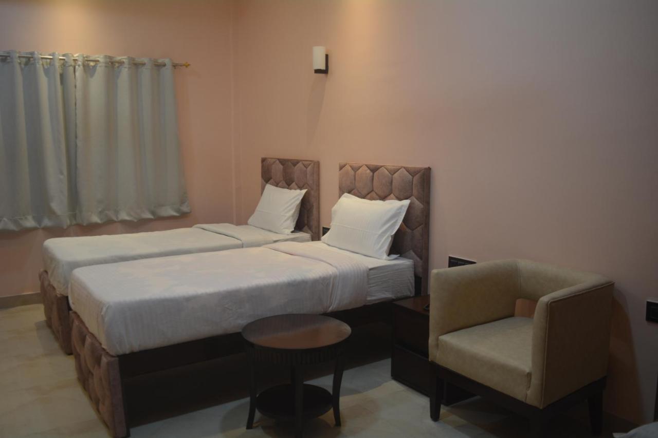 Maharaja Hotel & Banquet Darbhanga Extérieur photo