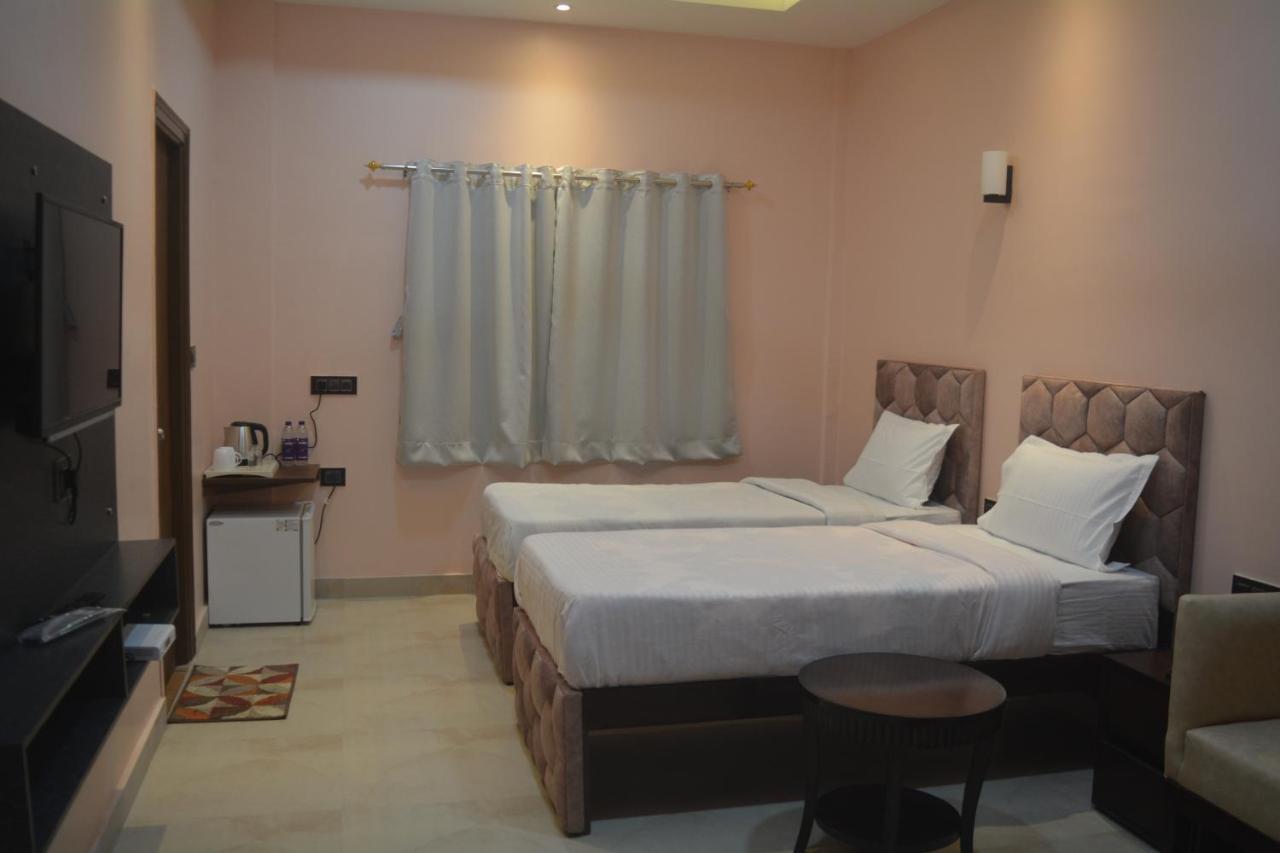Maharaja Hotel & Banquet Darbhanga Extérieur photo